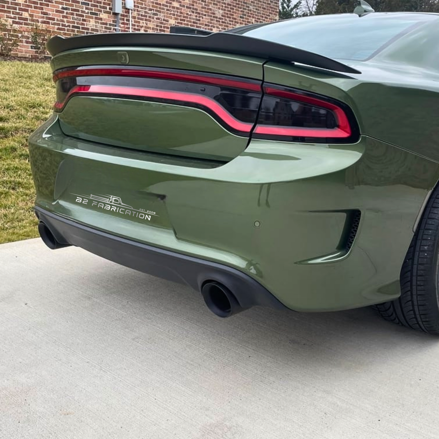 Dodge Charger tips in rear valance